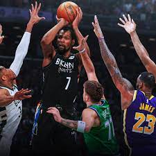 Cosa dovrebbe fare la NBA se i giocatori non vengono vaccinati?